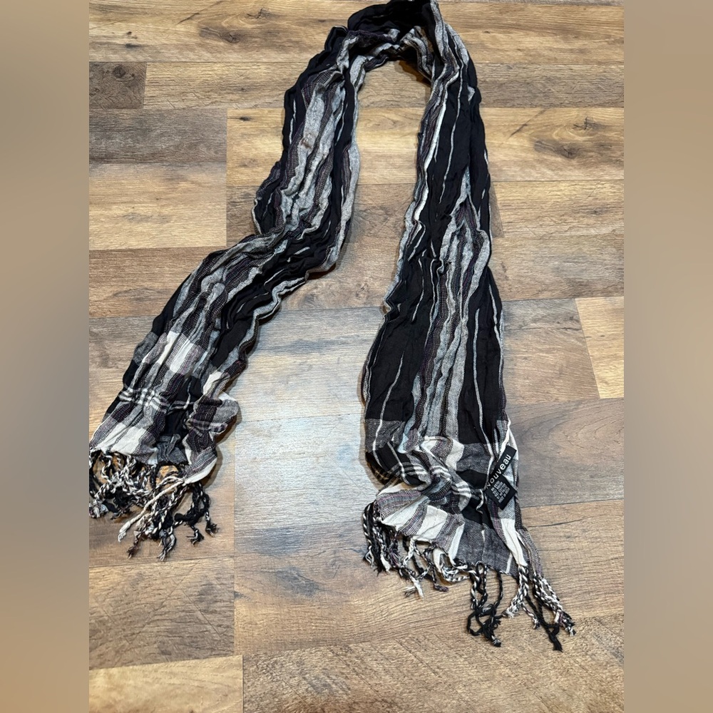 Chic Striped Black and Gray Scarf